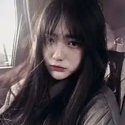 酷酷的女精致女生长发头像