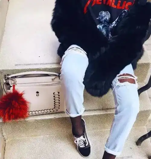 冬天太冷累觉不爱这些毛绒单品让你变身暖心猫系小女友