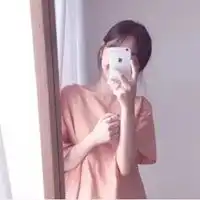 拿手机的女生头像动漫动漫不露脸拿手机女生头像