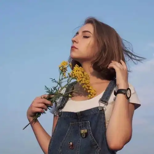 ins头像希望你的一生能被拍成一部漫长的电影