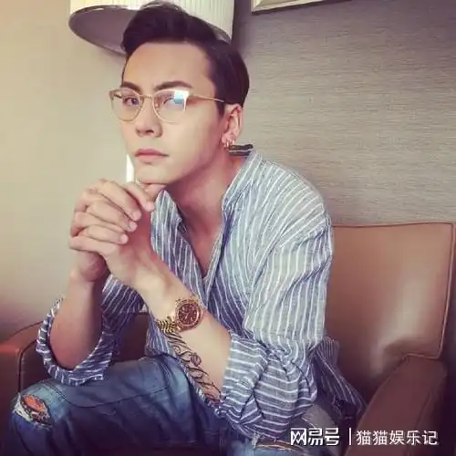 陈伟霆恋情曝光后,环球影城游玩趣事多,近期作品少被质疑想退圈