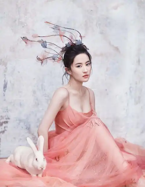 她是古装美女第一人,误入人间的仙女,33岁依然倾倒众生
