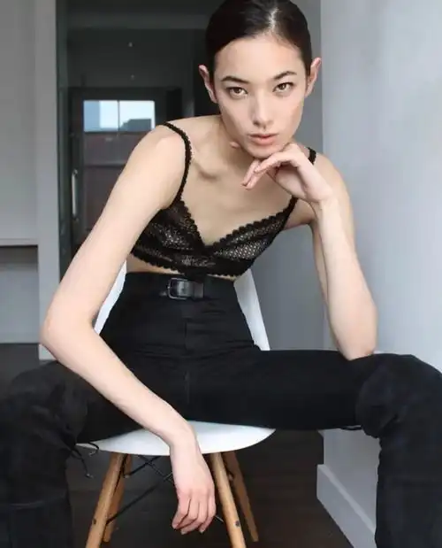 鹿系女孩穿搭看这里拥有三国血统的超模tianatolstoi教你这样穿