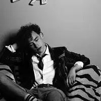 绝望颓废的男生头像微信头像图片大全