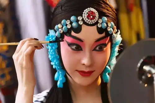 三言戏语︱记得那年第一次进剧院看戏....