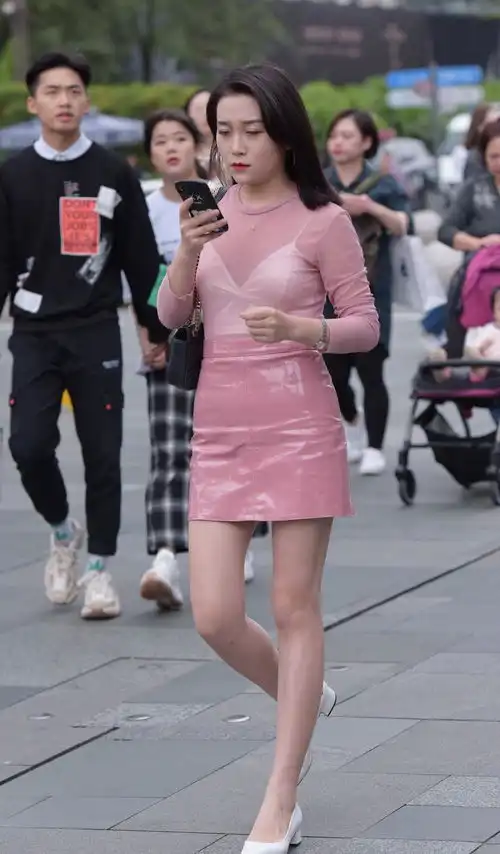 三十岁女人如何搭配更显年轻试试粉色系搭配,减龄又显气质美