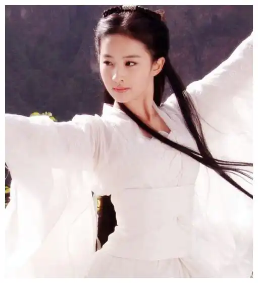 新版神雕侠侣小龙女穿白裙不见仙气,被吐槽像田亮穿女装
