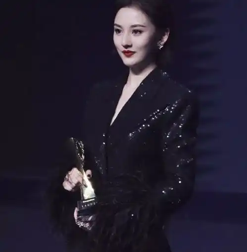 95后叱咤时尚圈年度盛典,谁能摘夺奥斯卡