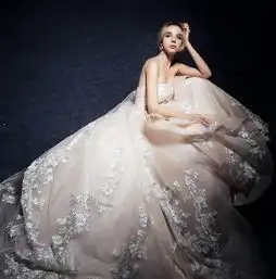 2880元婚纱套系高级化妆师