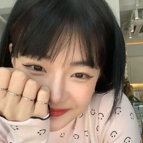 女生头像是你摘下了月亮又嫌她冷清.