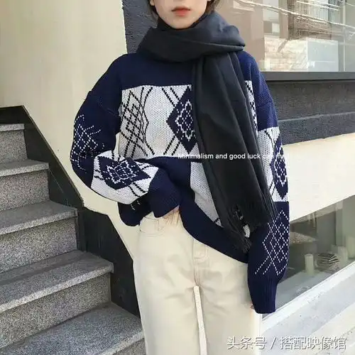 极简风穿搭最显高级搭配,避免五颜六色且复杂的设计剪裁