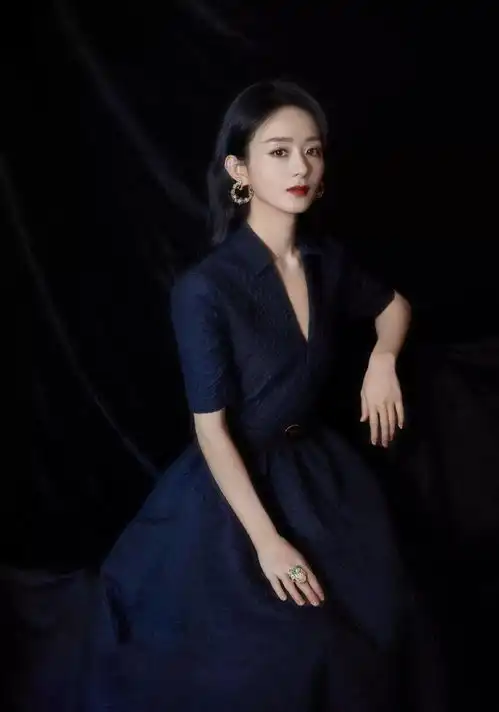 赵丽颖造型大合集时尚高贵气质动人