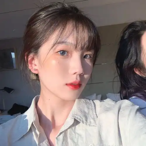 闺蜜头像丧系真人一人一