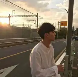 头像壁纸水深不语,人稳不言