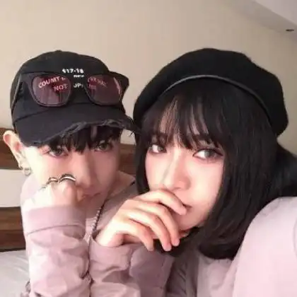 2020独特个性情侣图片一人一张头像真人