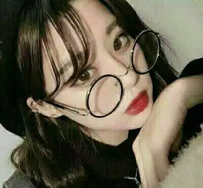 黑白伤心动漫头像女
