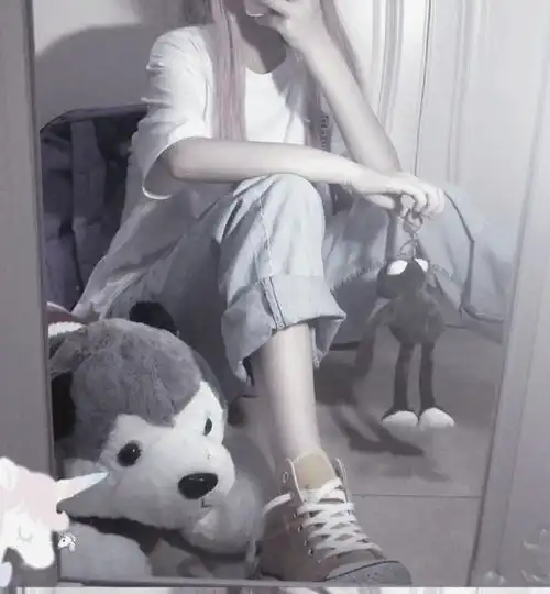 丧系头像真人女不露脸温