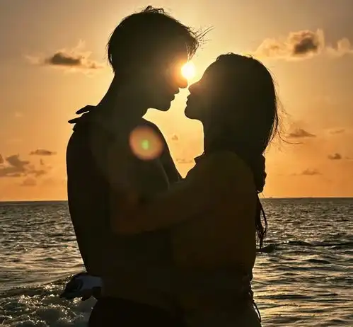 黄子韬官宣认爱徐艺洋,评论区彻底翻车,一次次炒作败光路人口碑