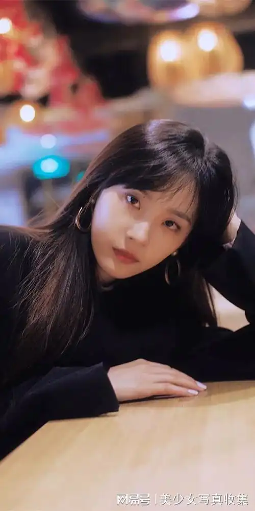 卢洋洋长相温柔甜美,宛如从日漫里走出来的少女一般梦幻又纯粹