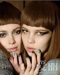 年会派对复古风闺蜜妆