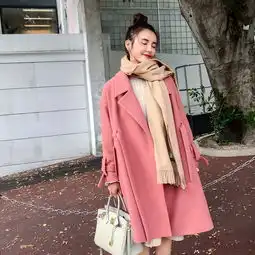 天气逐渐冷了,温暖又显气质的呢大衣穿上超美