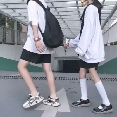 隔壁家小孩吃饱了情侣头像
