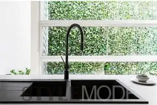 高冷暗黑风装出简约高级感