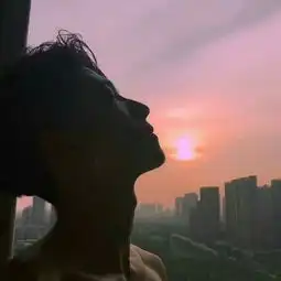 2018最新超酷帅气的男生头像大全相爱的两个人用心温暖着彼此