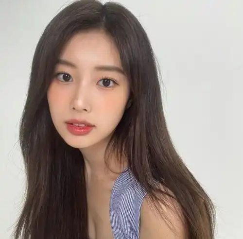 一块腮红打全脸,这是什么化妆新思路