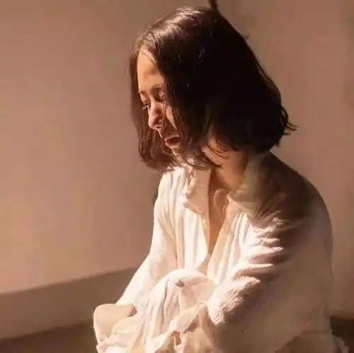 情侣头像我畏寒却偏爱冬天三分钟热度也想陪你漫长