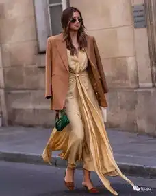 这个色系搭配不好像阿嫲,搭配得好就能像刘雯一样有高级感