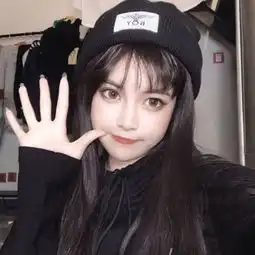 ins火了高级黑女生头像只要妹妹长得好,一杯啤酒我就倒