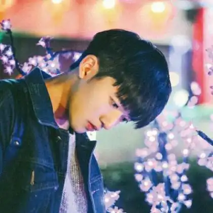 点烟头像男生冷酷霸气