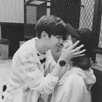 黑白纯色简单情侣头像唯美清纯微信头像图片大全