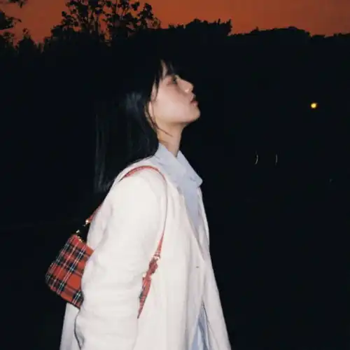 让男生很有保护欲的温柔女生头像