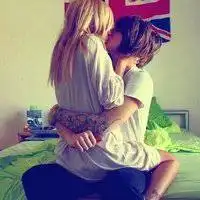 亲吻情侣或拥吻头像微信头像图片大全