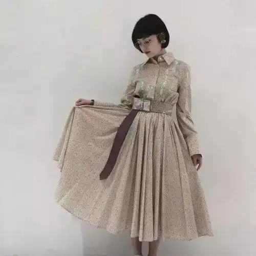 她是小松菜奈和玉城的结合版,这位17岁的恶魔系美少女大概要成为大众的新晋霸屏女神