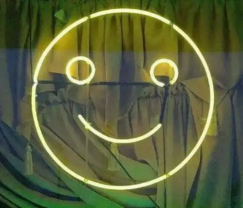 句这里荒芜寸草不生,后来你来这走了一遭,奇迹般万物生长