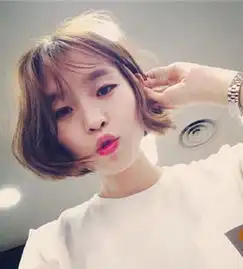 女生肥胖脸适合什么发型