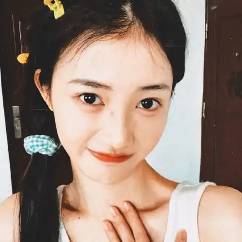 韩系小众女头真人头像