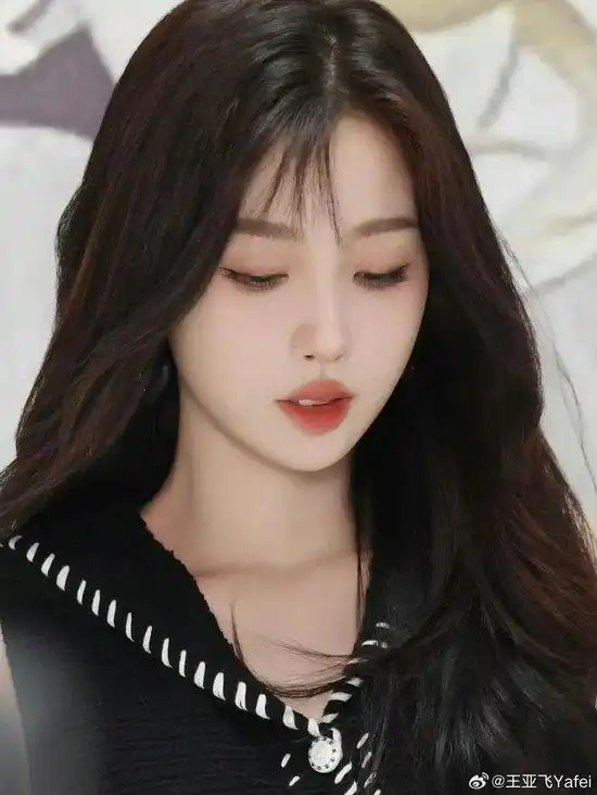 周也热巴带火猫塑女风如何打造猫系女孩妆容