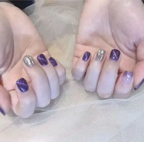 超级显白的紫色系美甲,明媚的甲色让你在春日更迷人