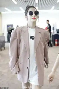 组图孟美岐丸子头变粉色系少女架黑超大哥气场全开