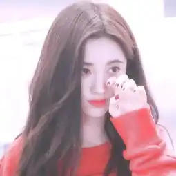 鞠婧祎演唱会肩带滑落,场面略显太淡定,网友博人眼球为了宣传