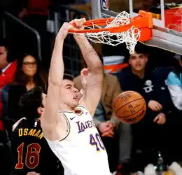 nba综合丨库里48分助勇士四连胜骑士胜湖人结束12连败