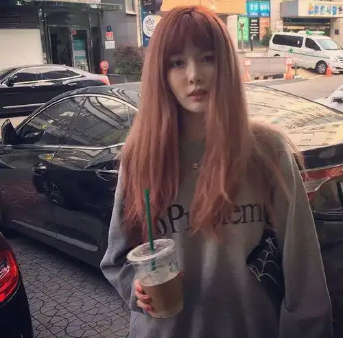 长得可爱无缘性感金泫雅的可盐可甜的穿衣风格了解下呗时尚