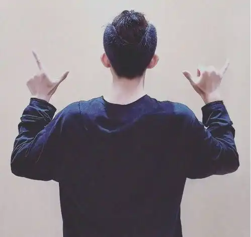 易烊千玺卡通头像大全背