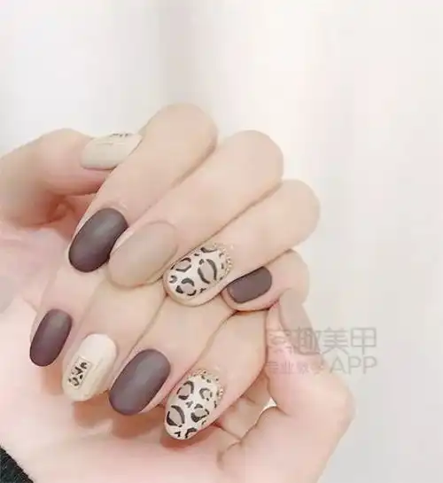 one荐美甲秋冬不知道选什么颜色这里有答案