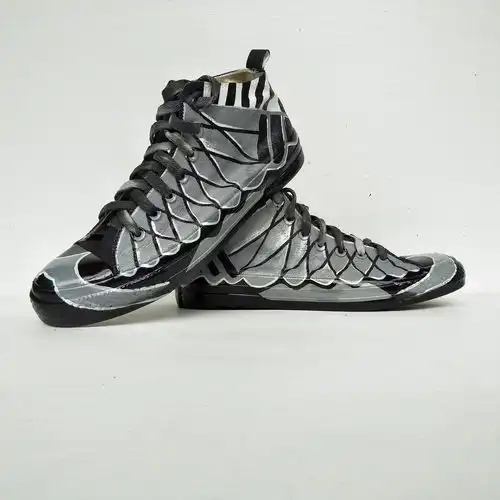 黑白绳艺日系中帮手绘帆布鞋