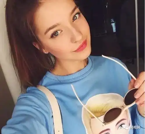 这是一位美出天际的俄罗斯小姐姐,感觉自己要被掰弯了